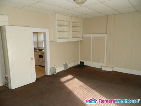 1118 23rd St #1 - Photo 3 of 11