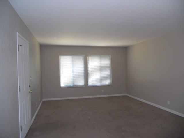 2753 Flagstad Ct - Photo 2 of 7