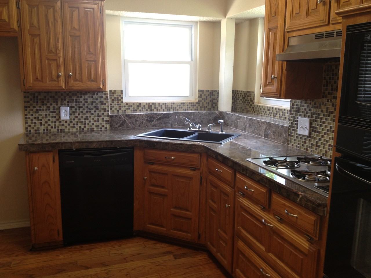 707 Gunnison Ct - Photo 3 of 18