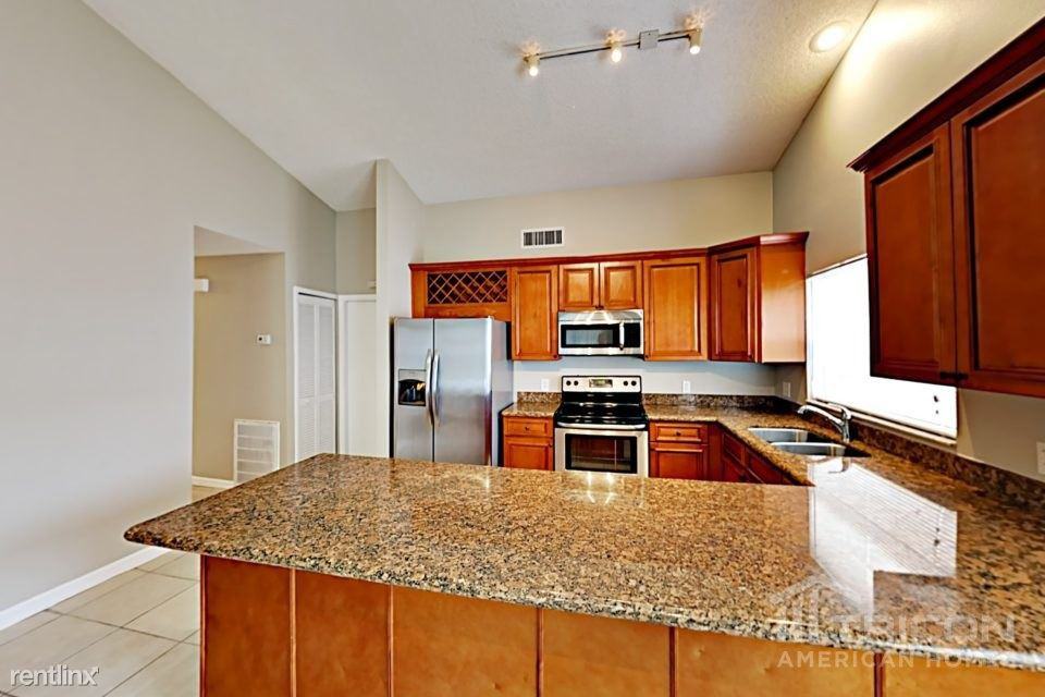 2005 Helm Ln - Photo 3 of 9