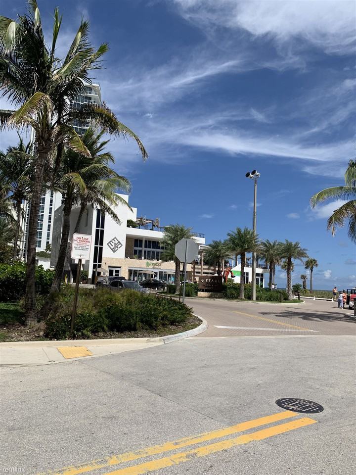 129 SE 5th St - Photo 2 of 5