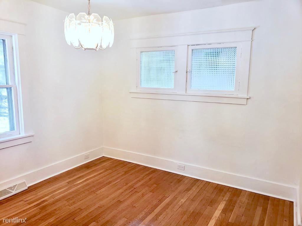 1315 Superior Ave - Photo 3 of 10