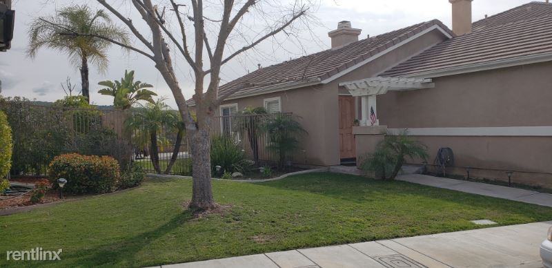 466 Paloma Ct - Photo 2 of 12
