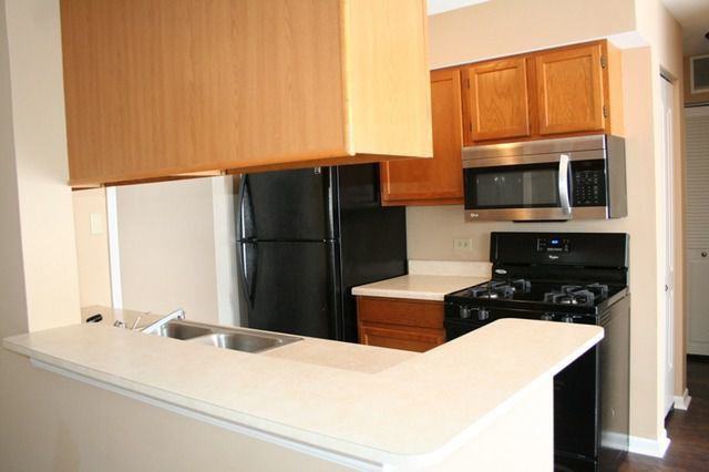 3349 Greenwich Ln - Photo 2 of 24