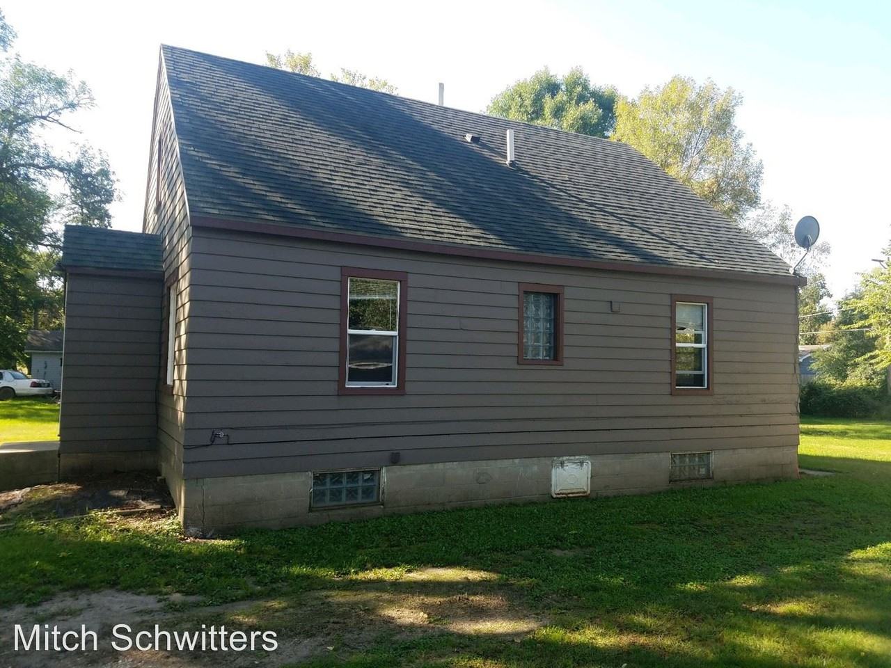 604 3rd St S - Photo 3 of 13