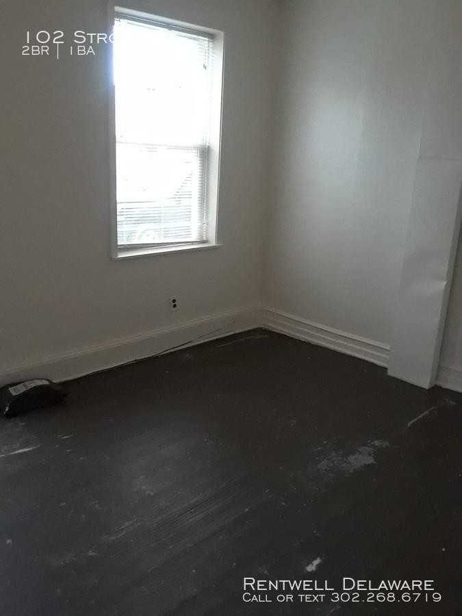 102 Stroud St - Photo 2 of 11