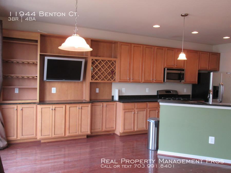 11944 Benton Lake Rd - Photo 2 of 26