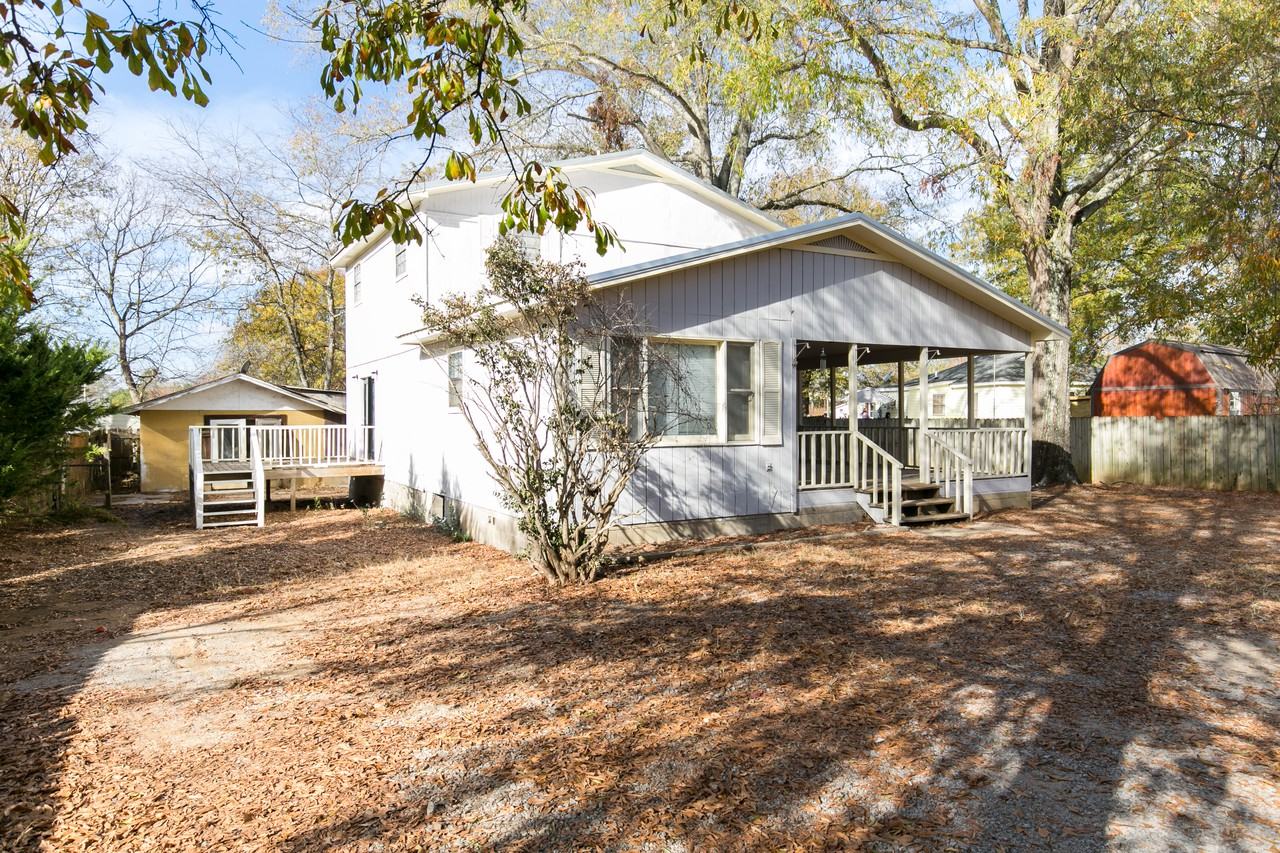 123 Phillips Cir - Photo 2 of 33