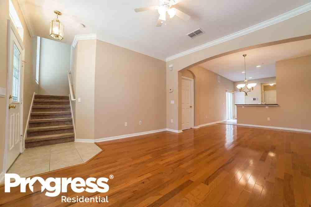 13718 Lensdale Ln - Photo 3 of 23