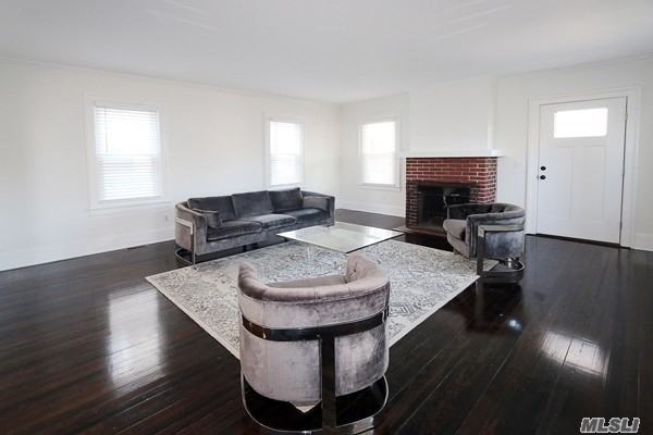 115 Roslyn Ave - Photo 2 of 16