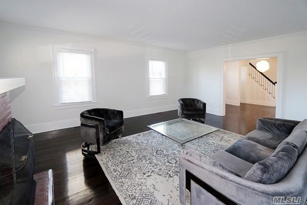 115 Roslyn Ave - Photo 3 of 16