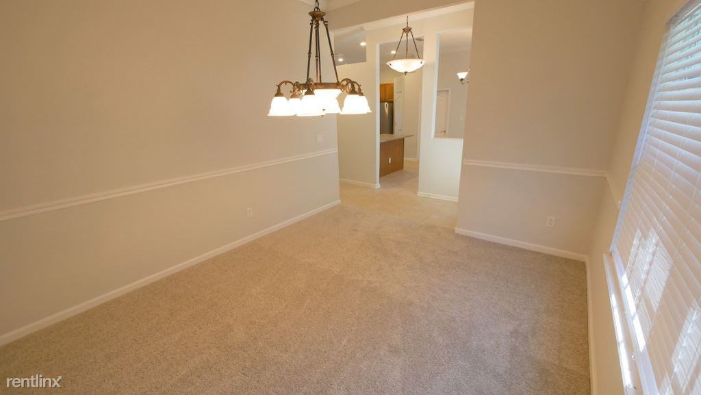 2012 Chaucer Ln - Photo 3 of 40