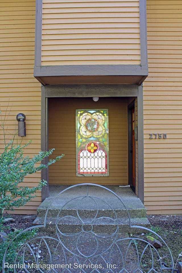 2750 NW Calumet Terrace - Photo 3 of 35