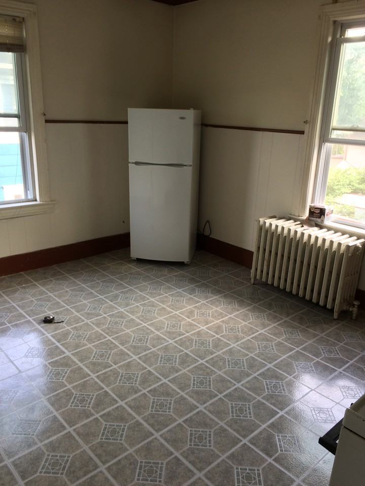 626 Bridgeboro St #2ndFL - Photo 3 of 4