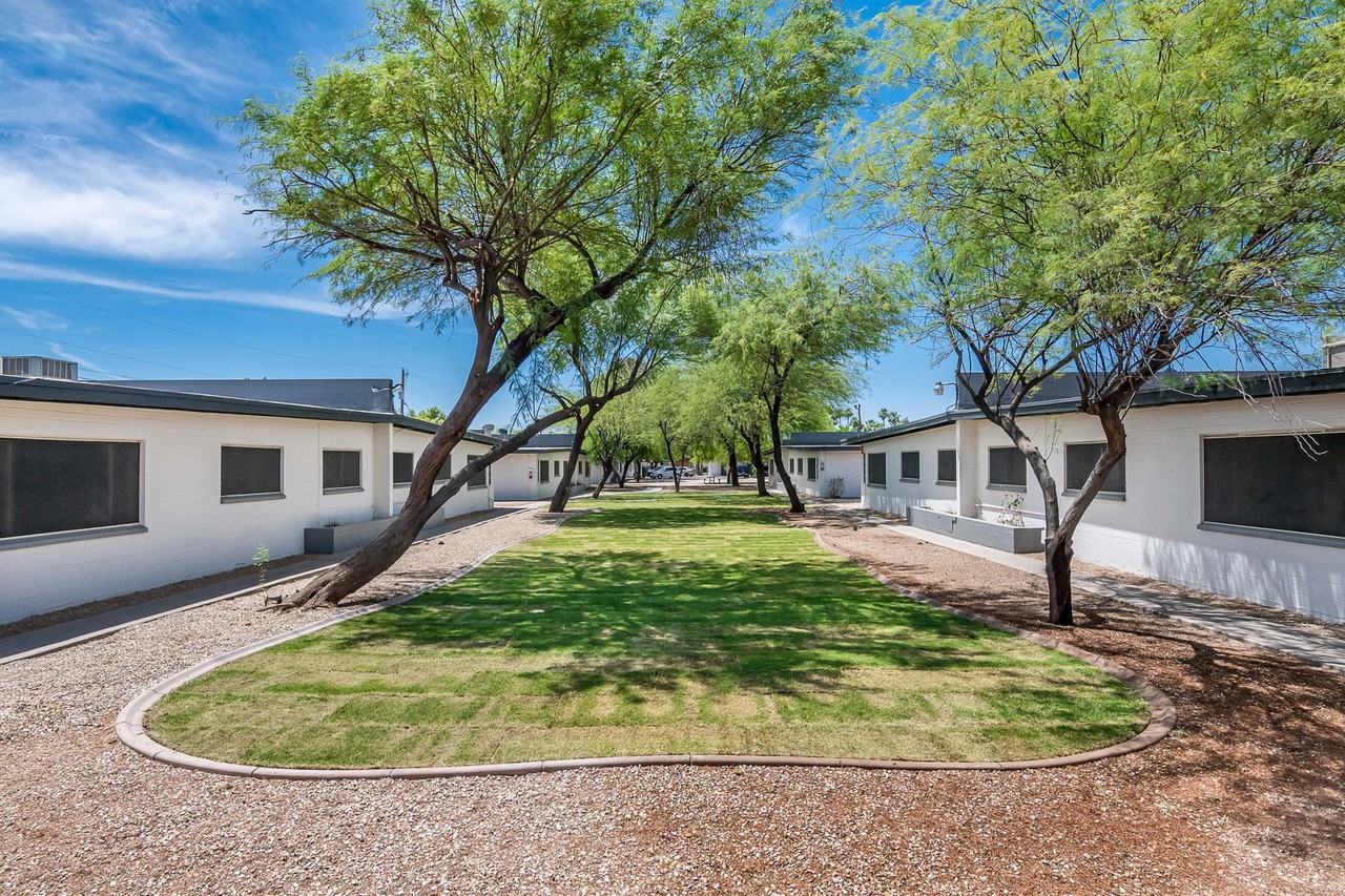 1518 West Colter Street #14 - Photo 3 of 23