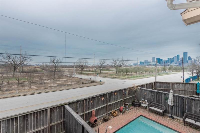 206 Grove St - Photo 2 of 27