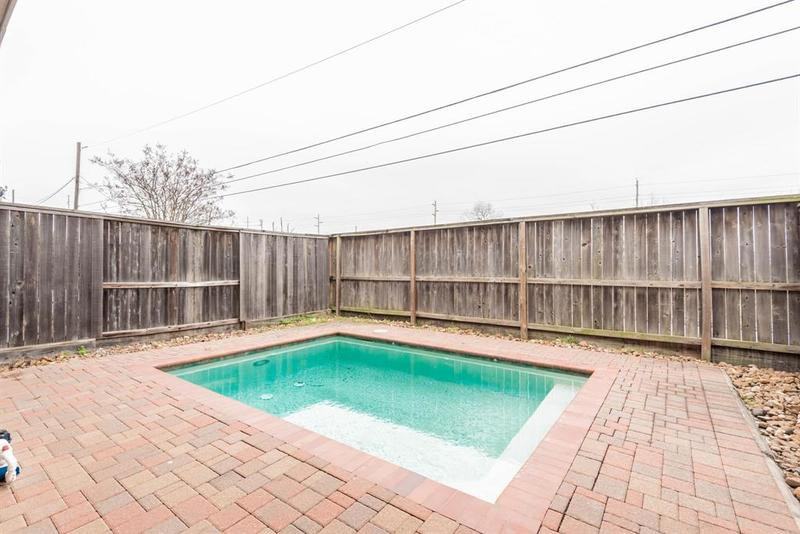 206 Grove St - Photo 3 of 27