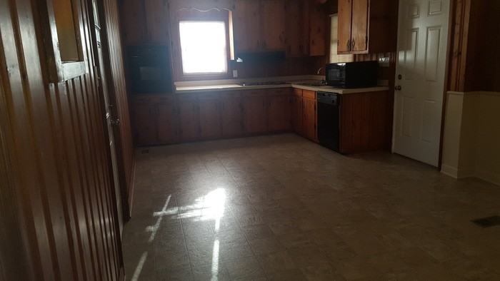 114 Elder Ave - Photo 3 of 16