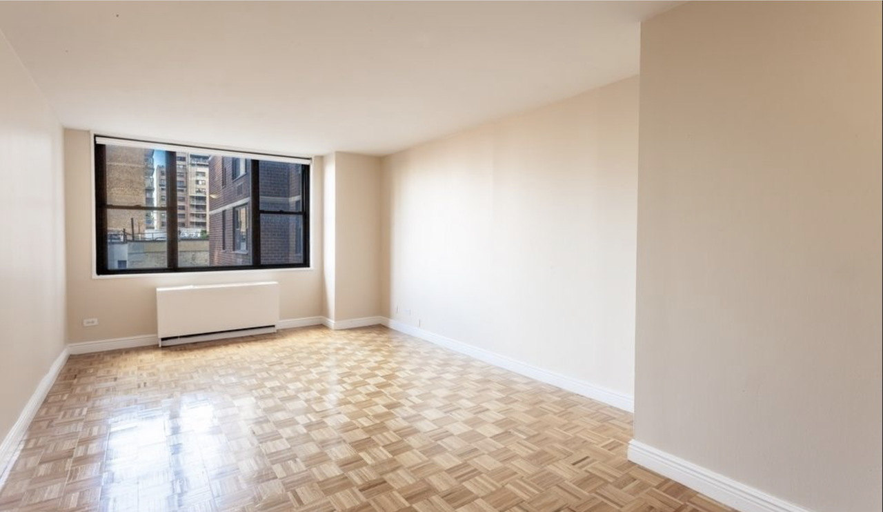 E 87th St & 3rd Ave #4L - Photo 2 of 9