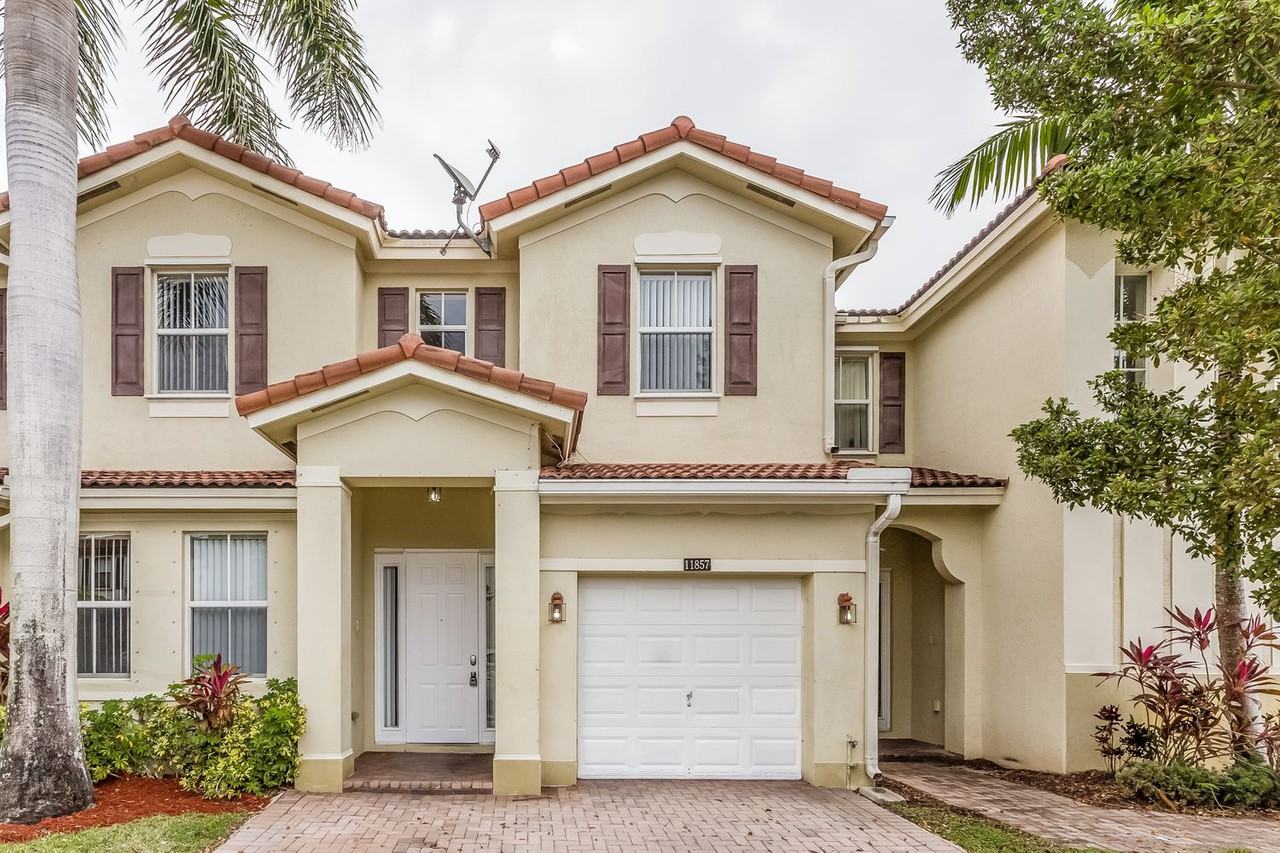 11857 SW 153rd Ct - Photo 3 of 20