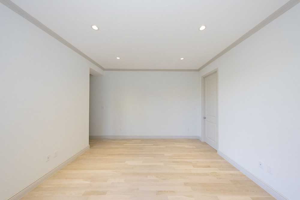 199  West 10th Street - Photo 3 of 11