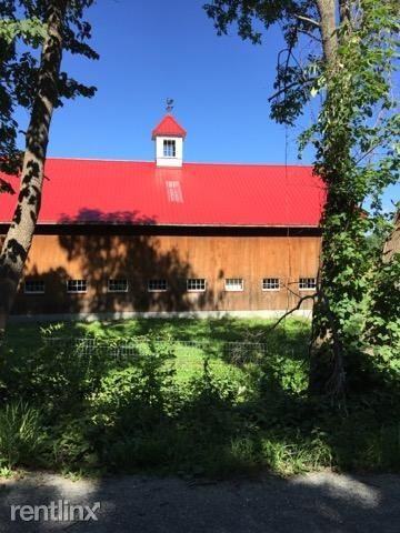 476 Whalley Rd - Photo 2 of 6