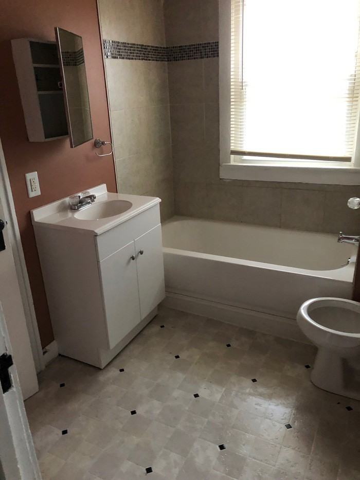 1837 N Dexter St - Photo 2 of 4