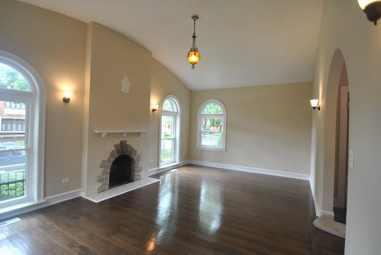 9545 S Bell Ave - Photo 3 of 8