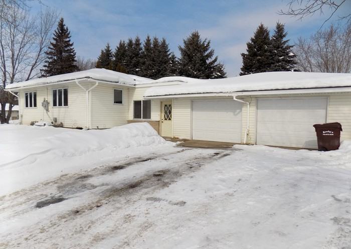 1100 Eagle Lake Rd N - Photo 2 of 23