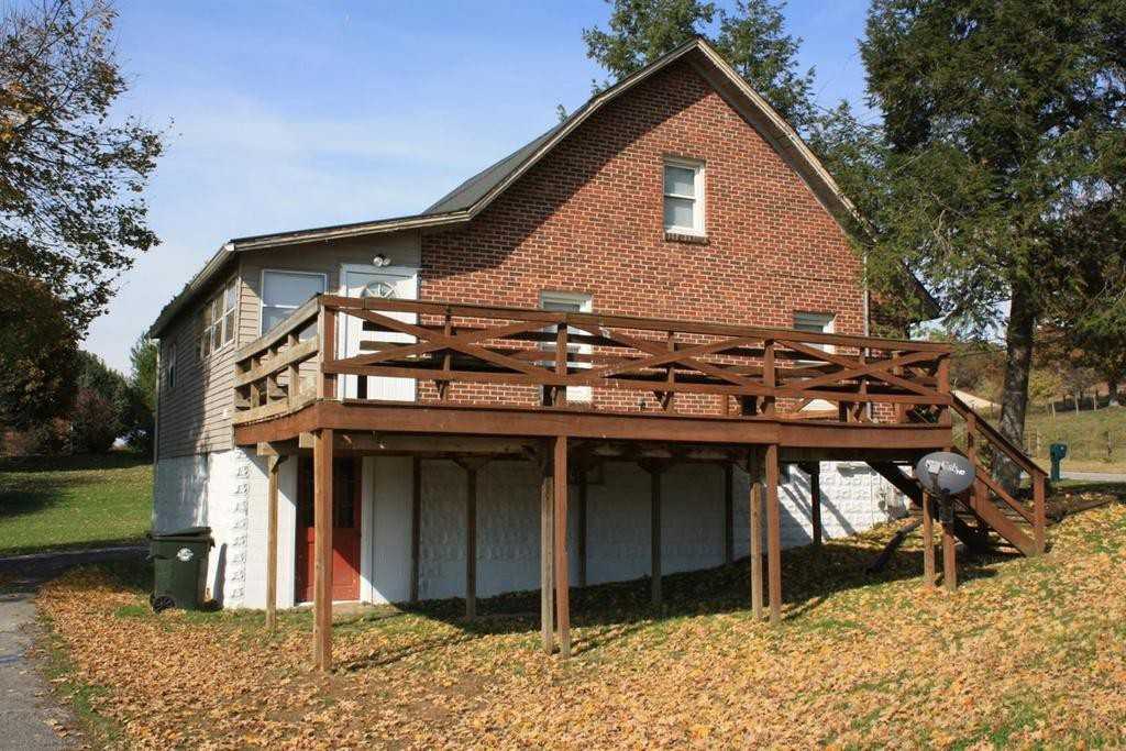 970 E 4th St - Photo 2 of 16