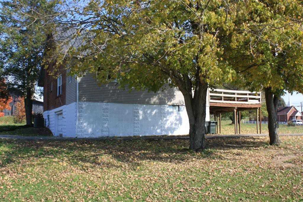 970 E 4th St - Photo 3 of 16