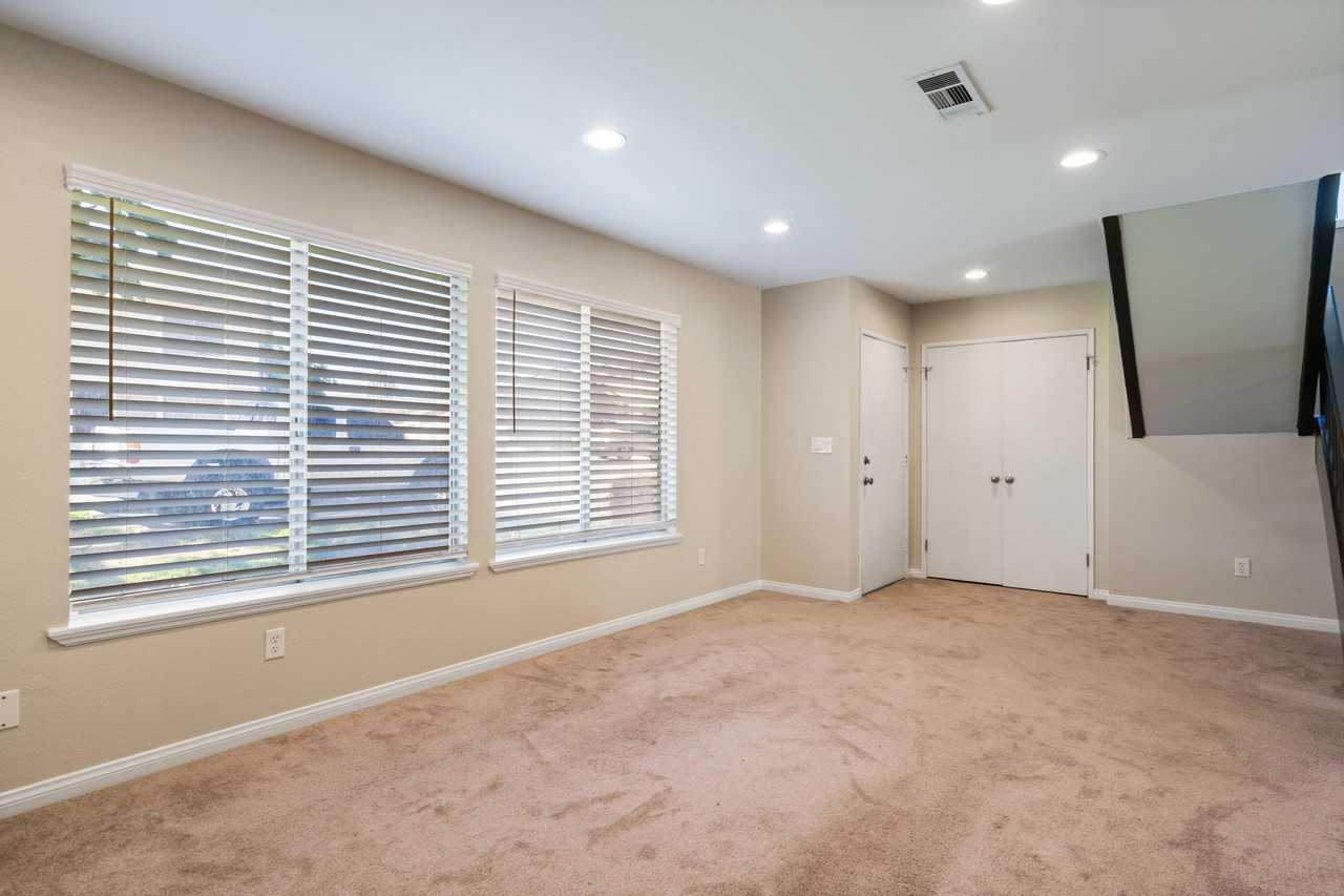 1726 Eaton Pl - Photo 3 of 24