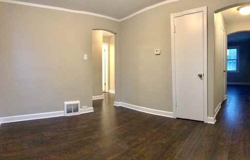 10157 S Crandon Ave - Photo 2 of 12