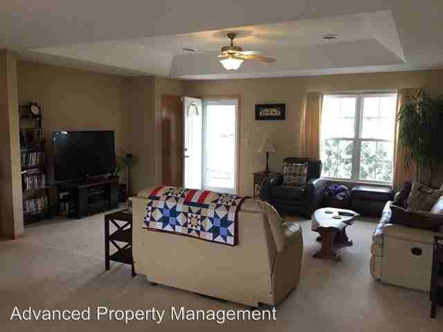 300 Brookvalley Dr - Photo 3 of 20