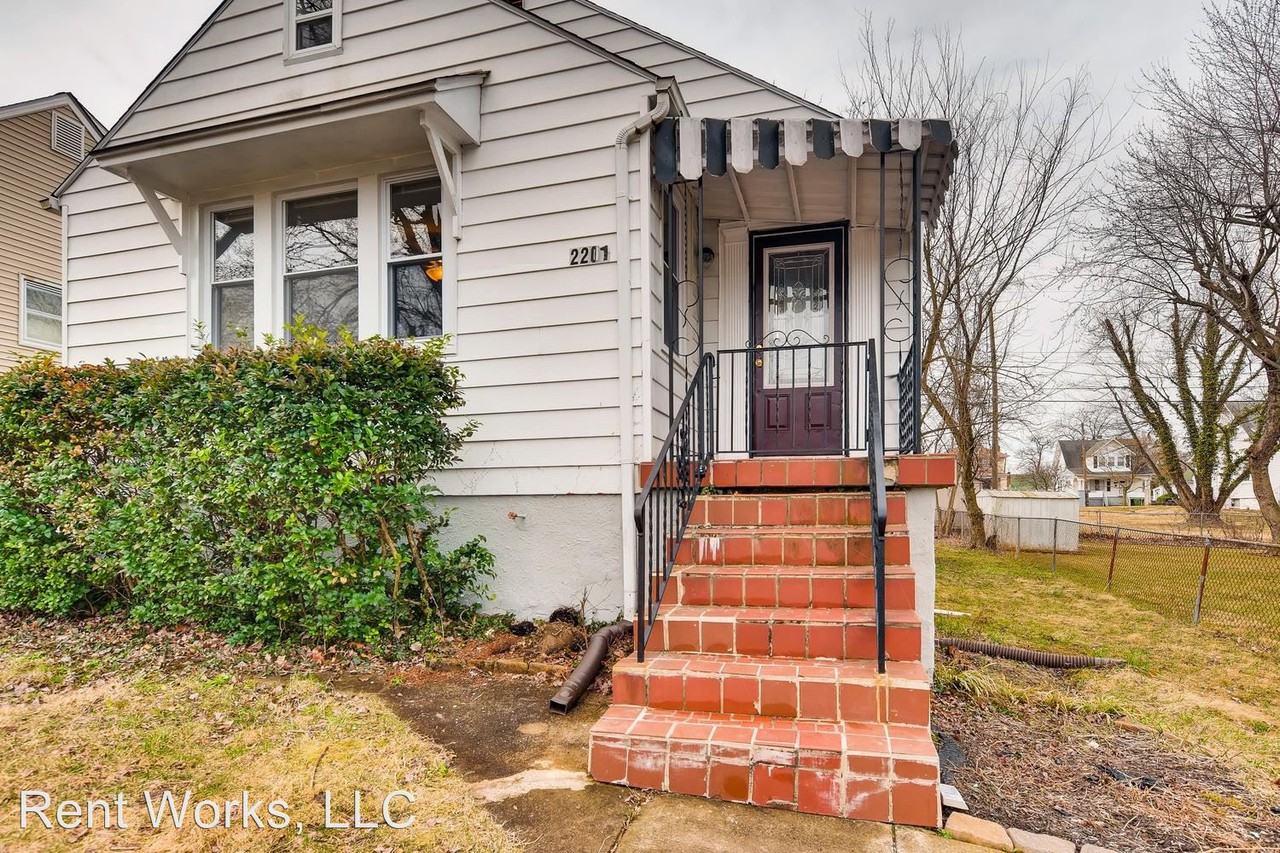 2201 Southern Ave - Photo 2 of 25