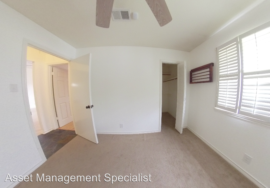 1133 Hilltop Dr - Photo 3 of 8