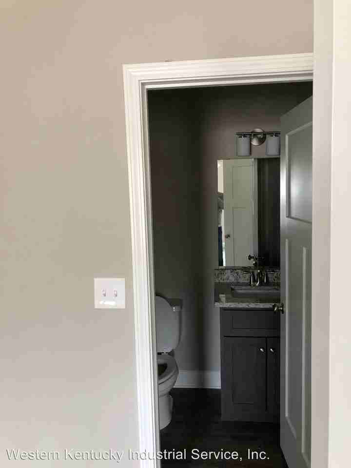 201 Park St - Photo 2 of 5