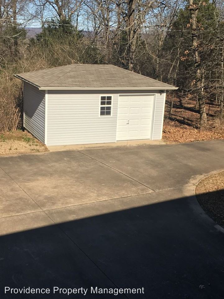 2702 S College Dr - Photo 2 of 16