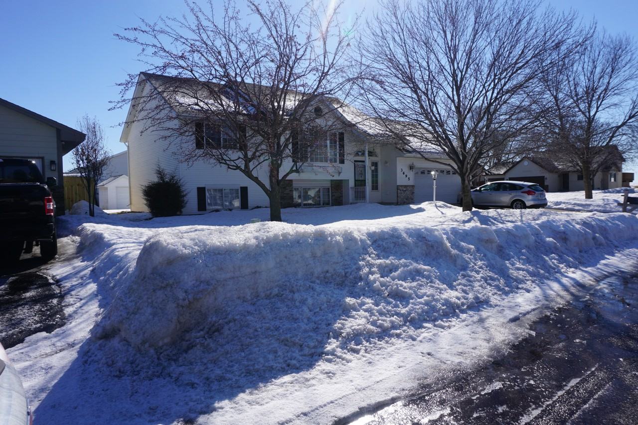 3695 Sirett Ct - Photo 2 of 20
