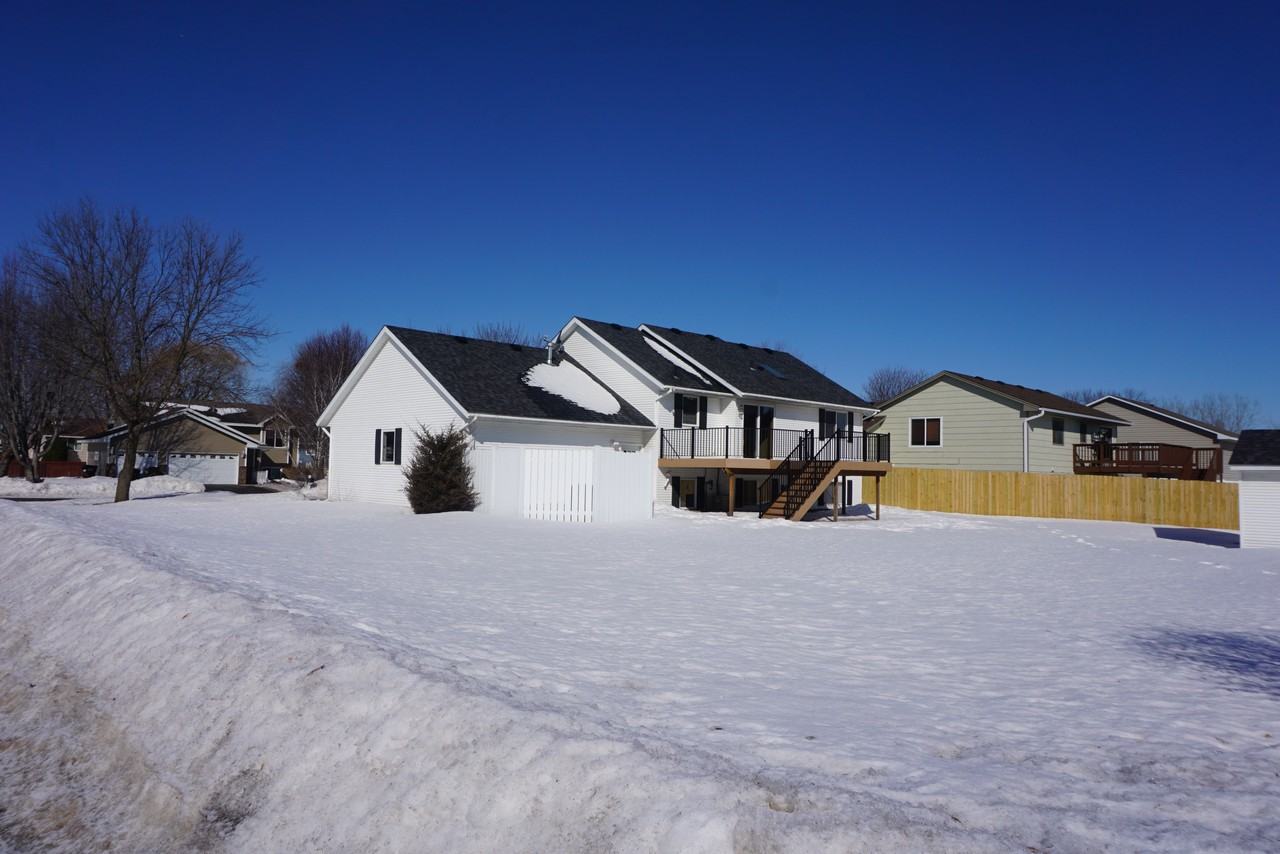 3695 Sirett Ct - Photo 3 of 20