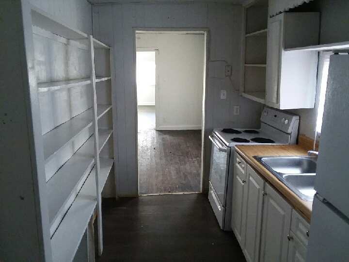 2128 Columbus St - Photo 2 of 12