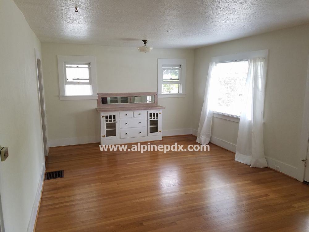 2330 SE 44th Ave - Photo 2 of 11