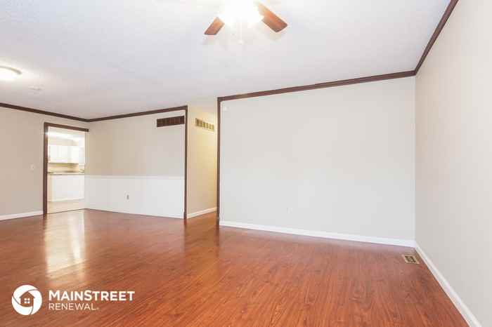 15668 Ninety-Third Ave - Photo 3 of 16
