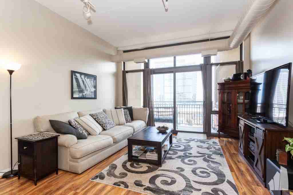 212 East Cullerton Street ##9O1