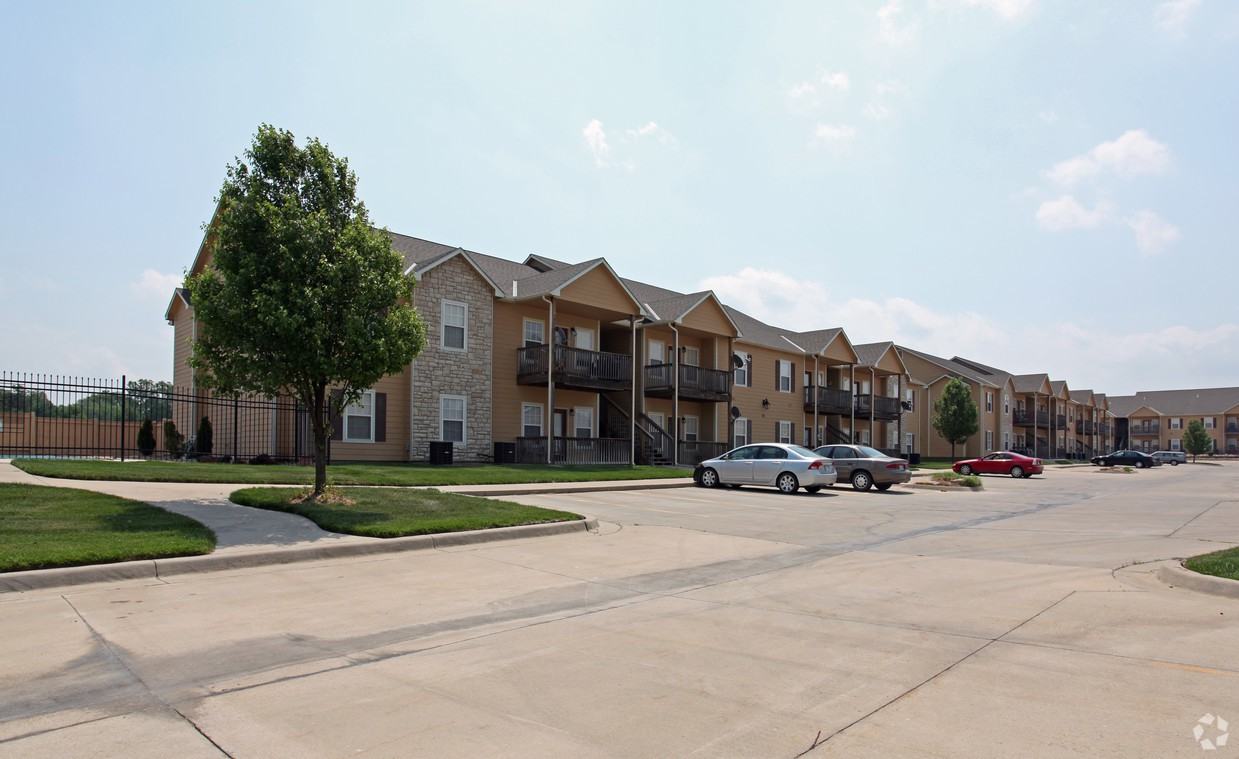 Sienna South Apartments - Photo 3 of 7