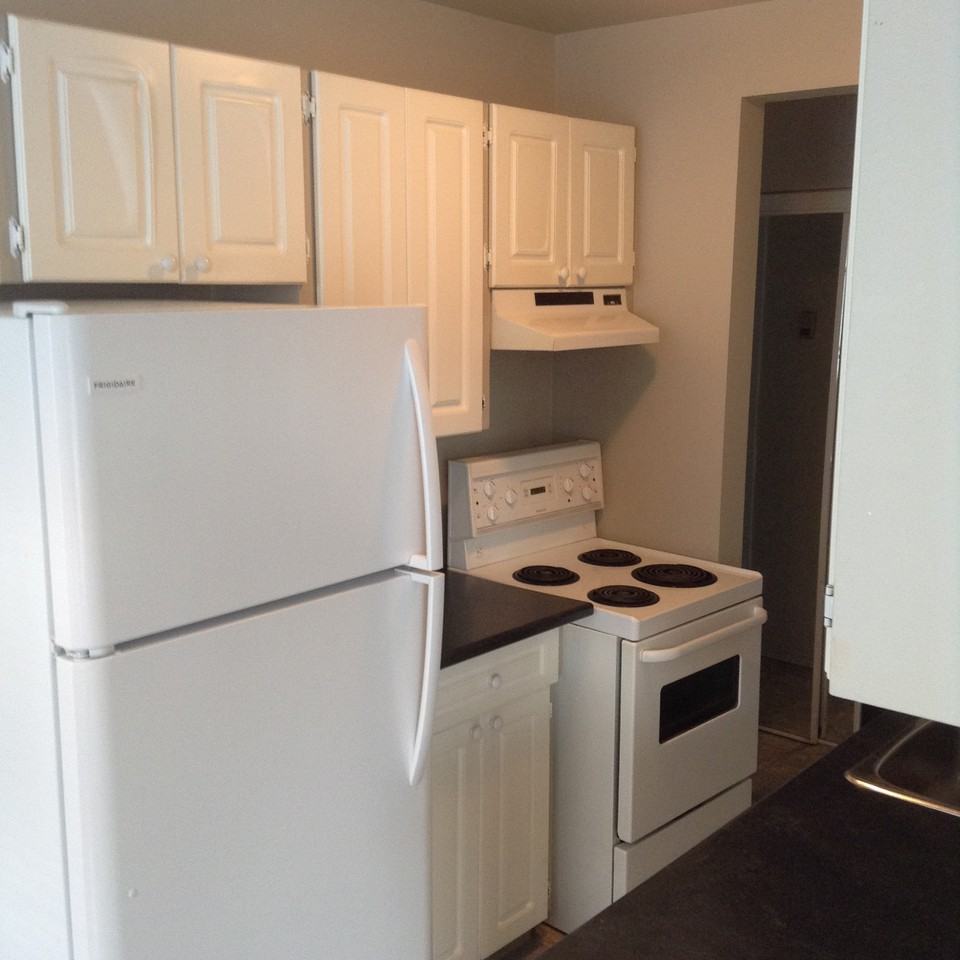 10615 113 Street - Photo 2 of 8