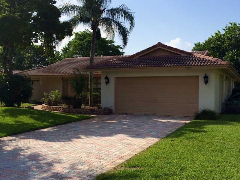 10419 NW 2nd St - Photo 2 of 9