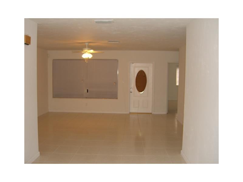 1631 NW 27th Ave - Photo 3 of 9