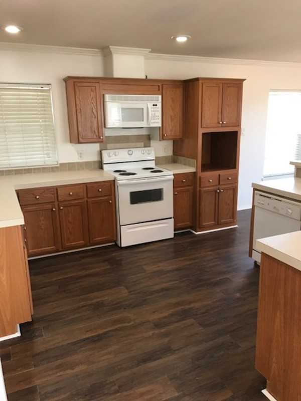 201 Stoneburg Dr - Photo 3 of 10