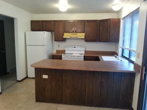 2737 Worthington Ave - Photo 3 of 17